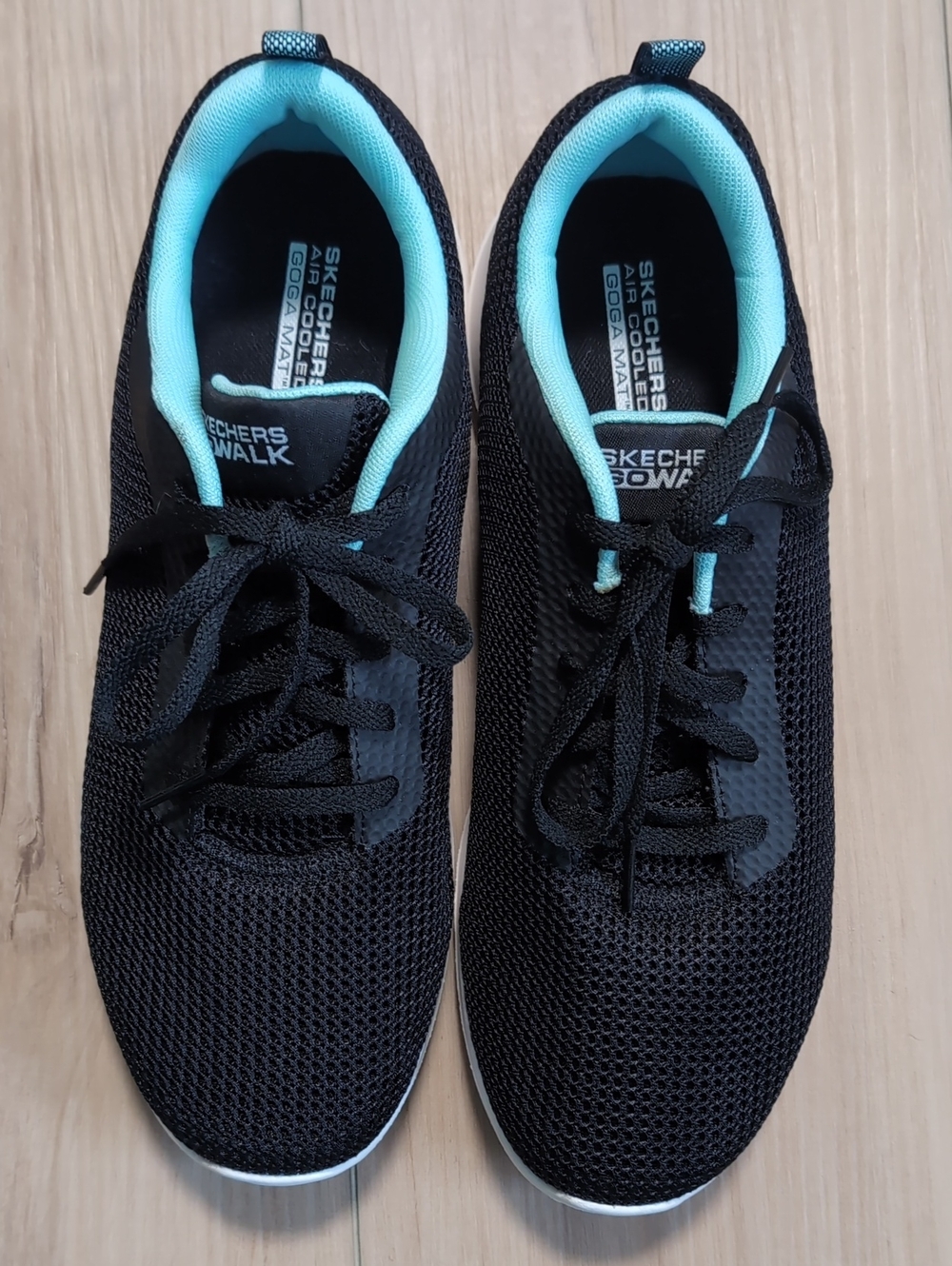 Skechers Black Knit Walking Sneakers with Aqua Lining